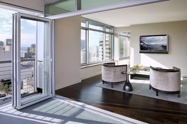 Operable-Glass-Walls-for-Hotel-Balcony-Access