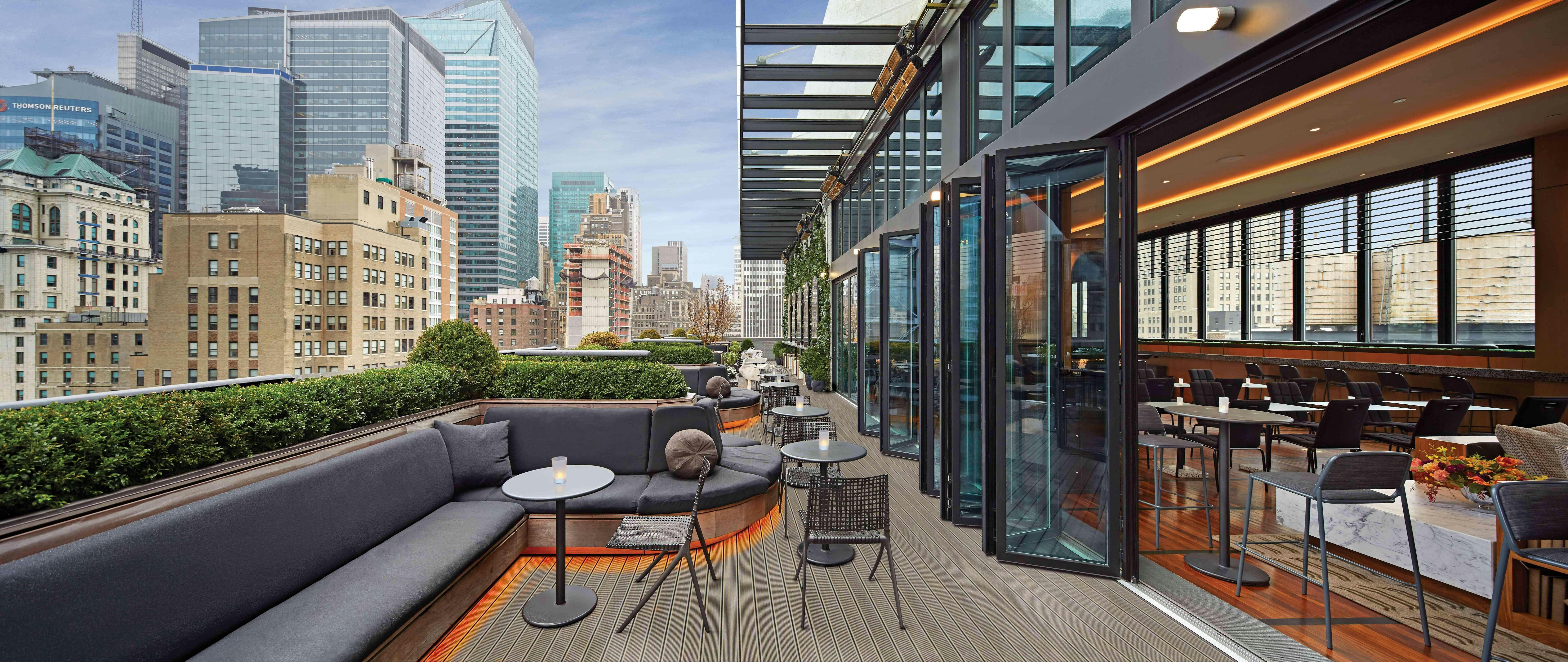 folding-glass-walls-on-rooftop-in-nyc