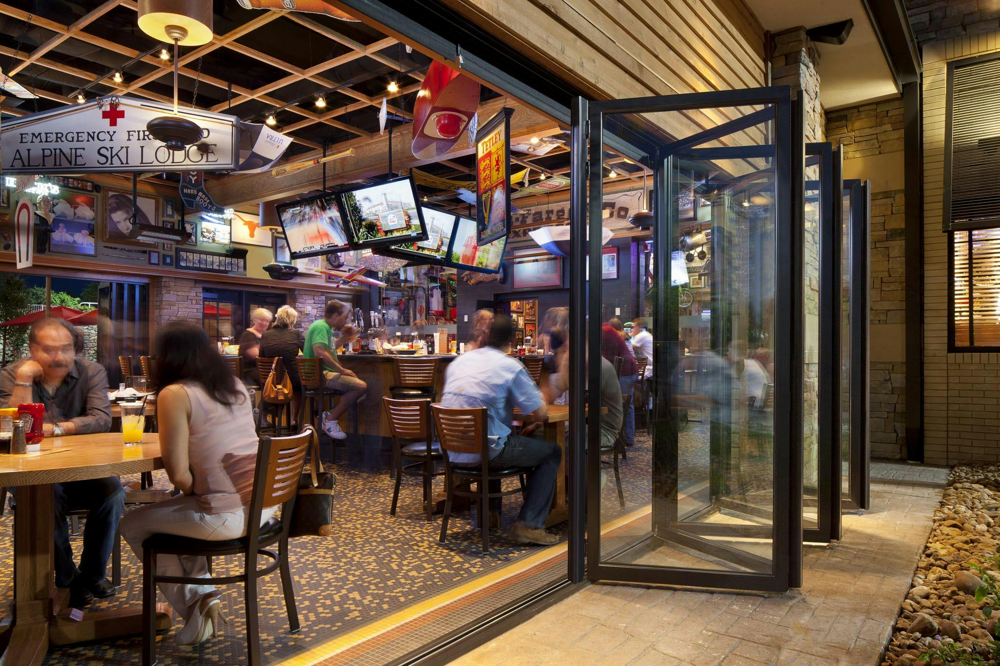 1024x768_SL70_54th_Street_Grill_and_Bar_07_1.jpg NanaWall