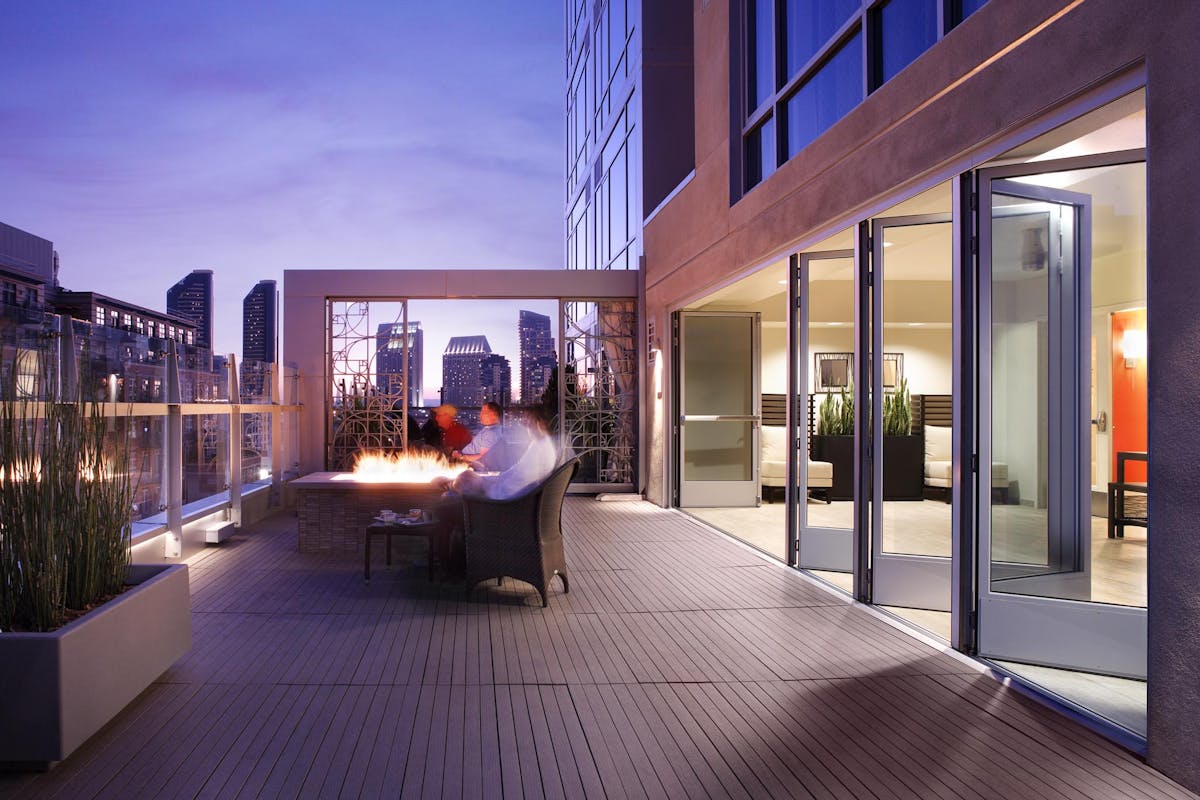 Durable Aluminum Framed Folding Glass Walls NanaWall