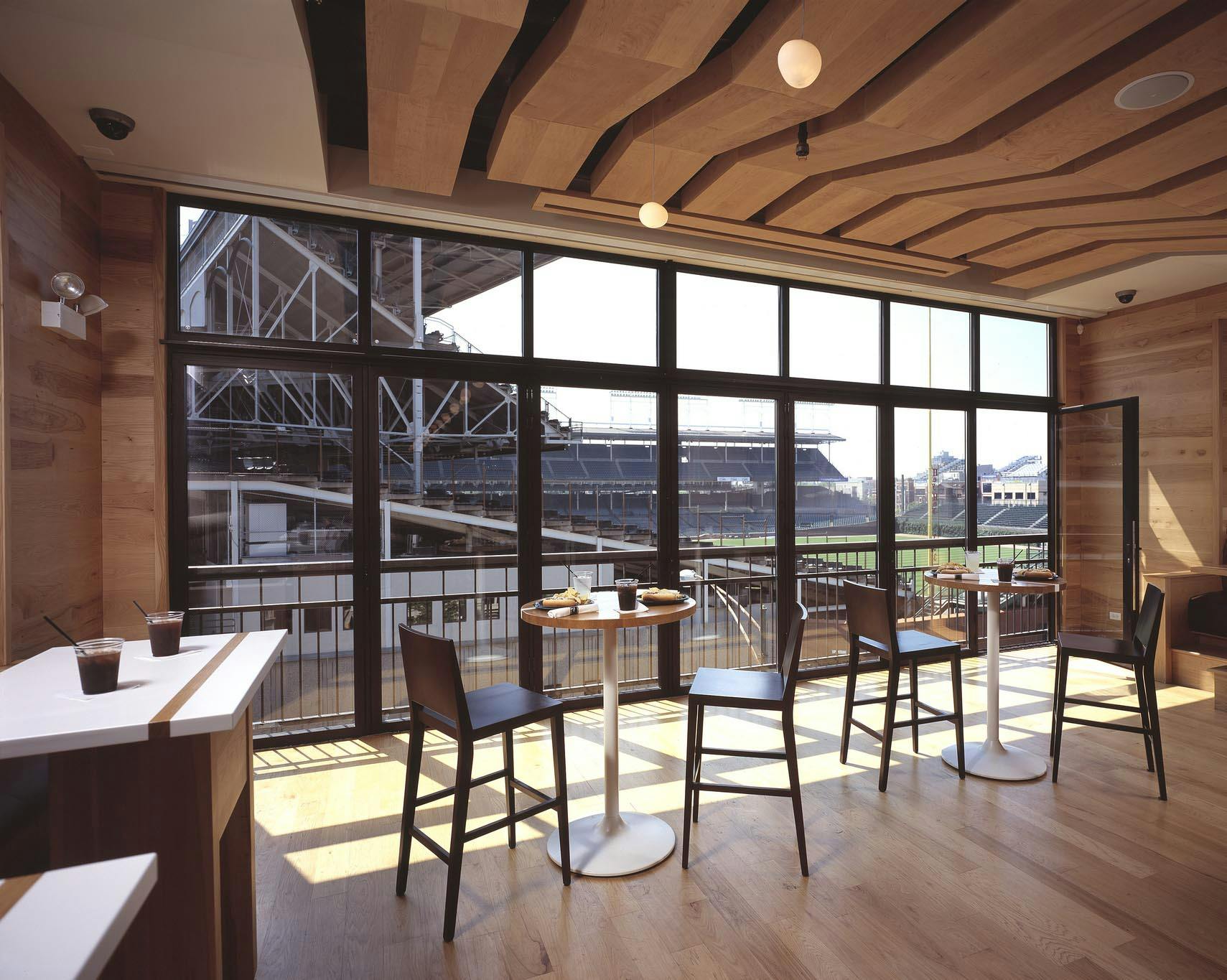 Wrigley Field Restaurant Photo Gallery | NanaWall