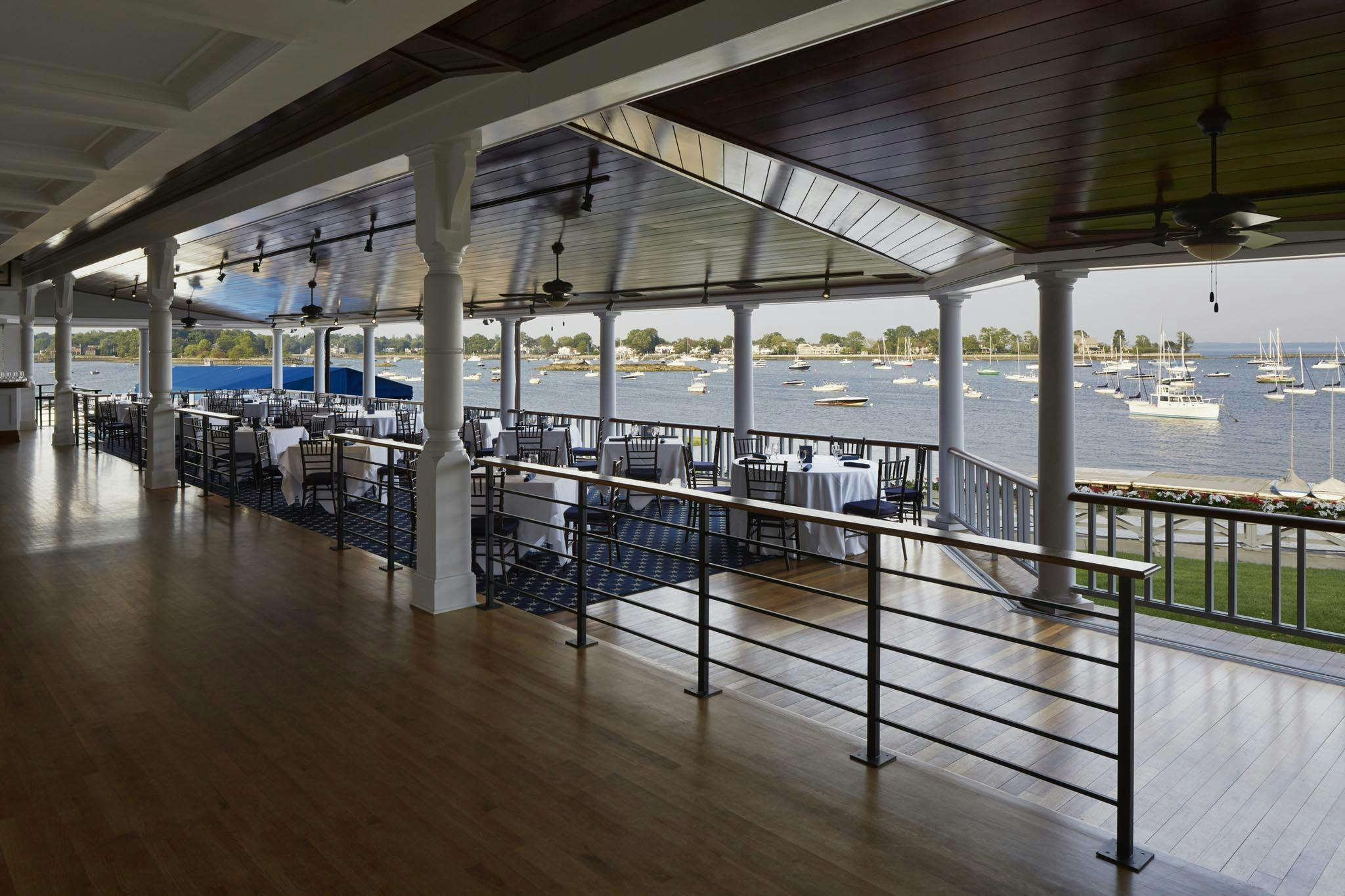 larchmont yacht club restaurant