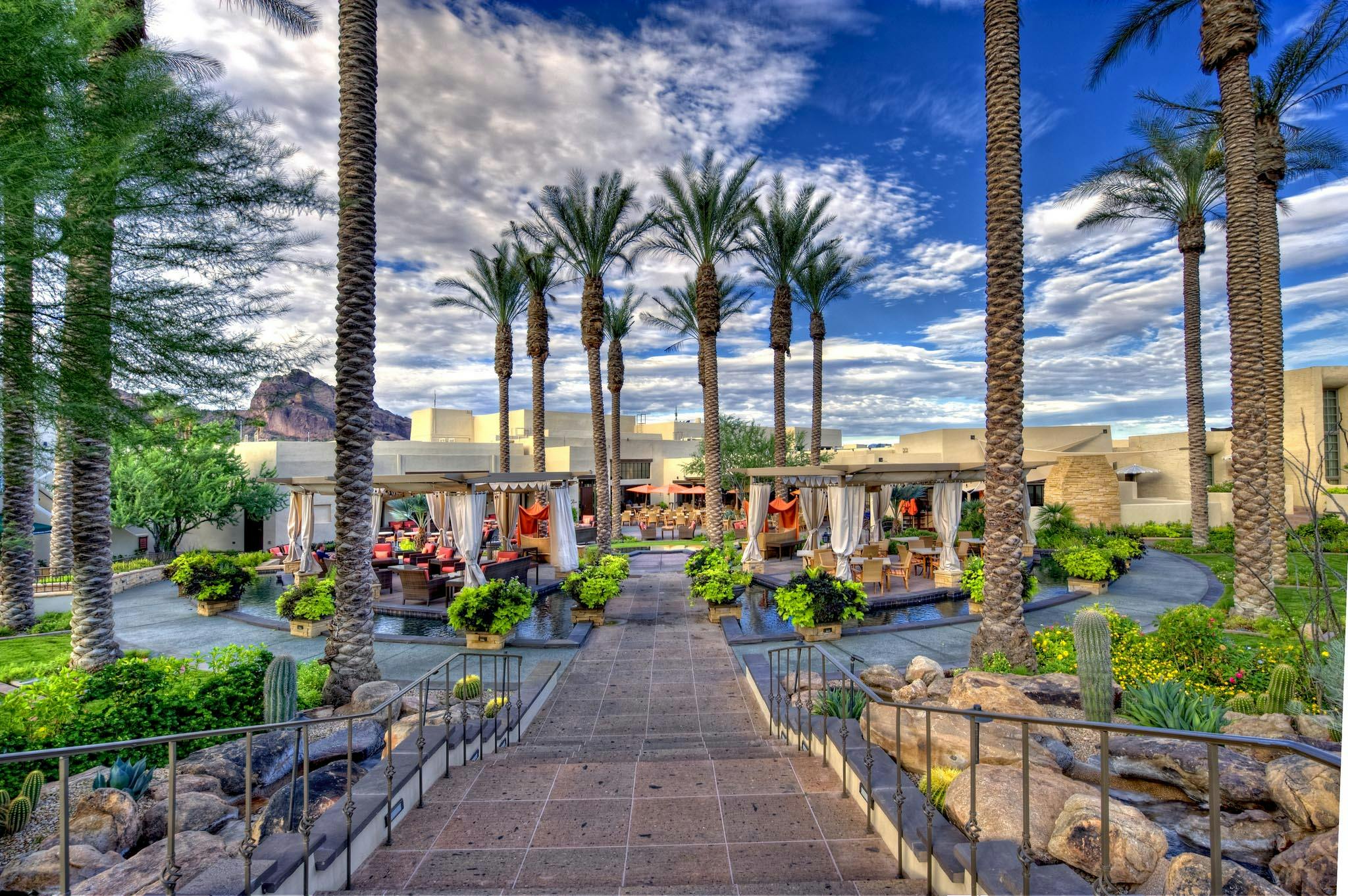 1024x768_SL45_HSW50_Camelback_Inn_Marriot_Paradise_Valley_AZ_09.jpg NanaWall