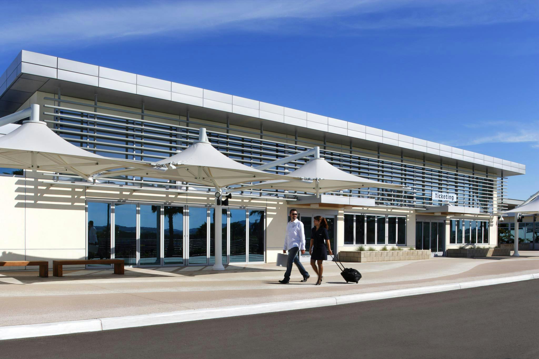 1024x768_SL60_McClellan_Palomar_Airport_Carlsbad_CA_12.jpg NanaWall