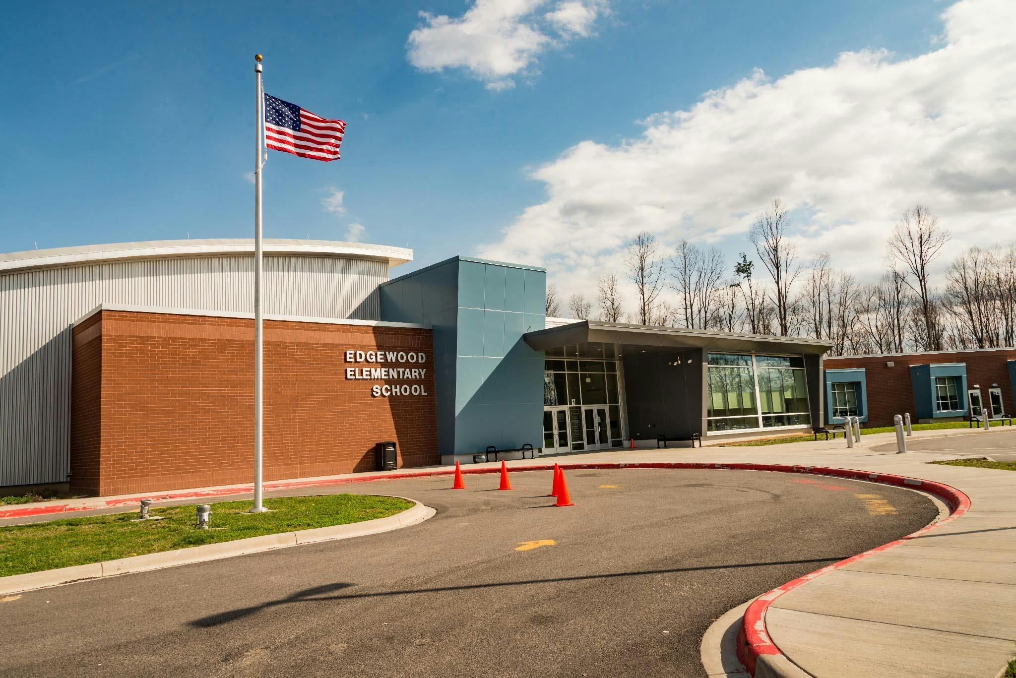 2048x1365SL45EdgewoodElementary01 NanaWall