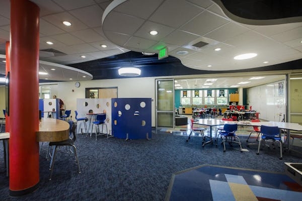 Sanders Elementary Photo Gallery | NanaWall